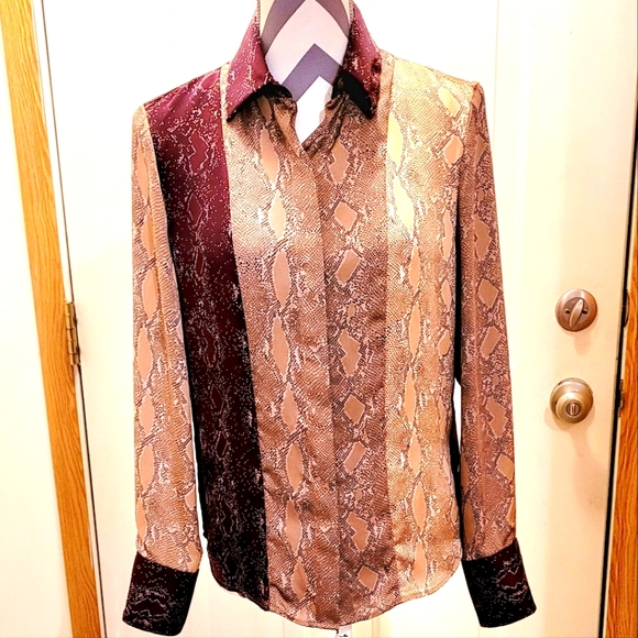 Nice button down top sz Small - Picture 2 of 11